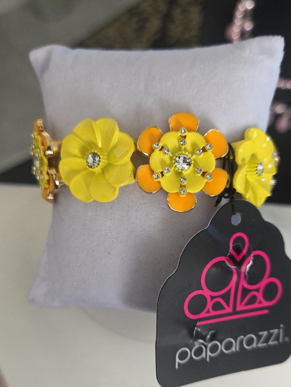 Paparazzi Exhilirating Elegance Yelliw Bracelet NWT